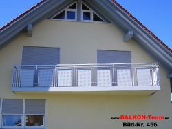 BALKON-Team-Balkonverkleidung-Lochblech-456